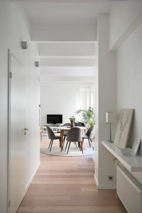 2Ndhomes Loft Apartment With Spa & Balcony By The White Church Helsínquia Exterior foto